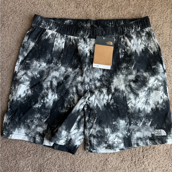 The North Face Flashdry Hiking shorts NWT - Picture 1 of 9